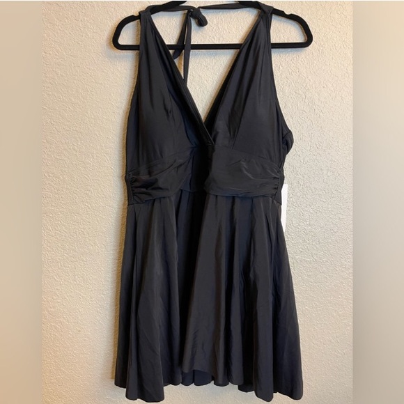 BNWT Black Halter Neck Empire waist A-line Swim Dress w/removable pads BloomChic - Picture 5 of 11